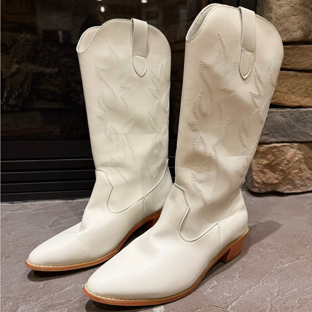 Women's White Cowboy Boots